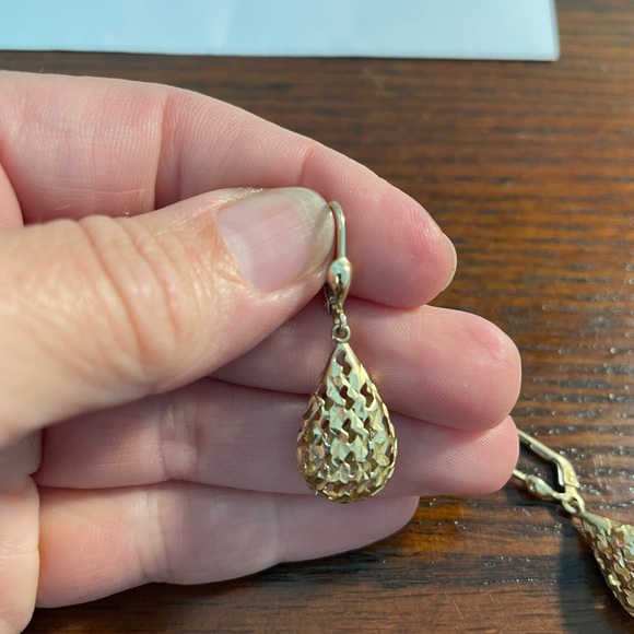 14k Yellow Gold Tear Drop Filagree Drop Earrings - Picture 3 of 9
